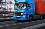 Какой грузовой автотранспорт подойдет для транспортировки вашего груза?