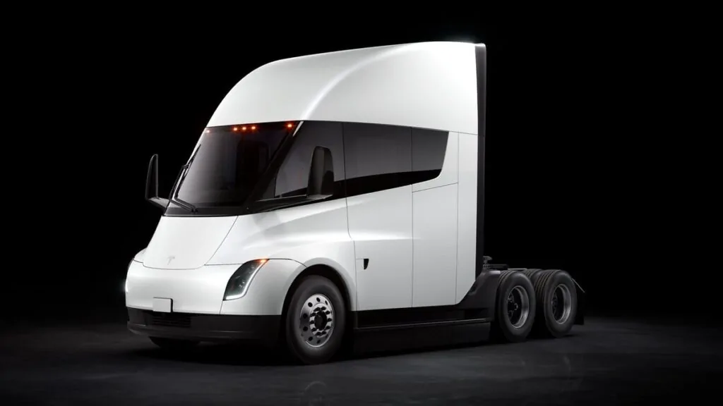 Автономный тягач Tesla Semi